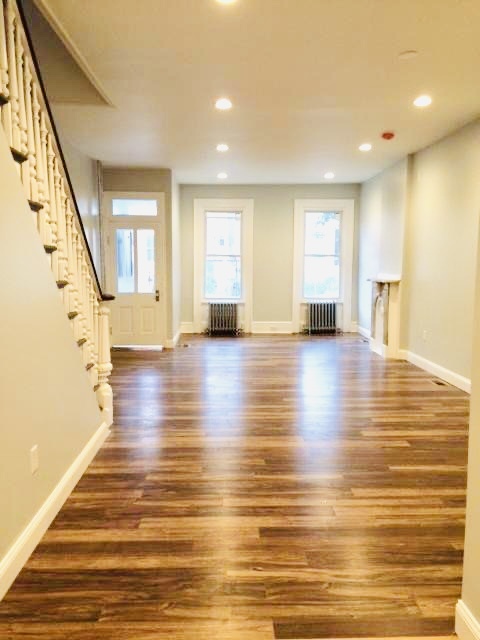 Living room - 2239 Bainbridge St