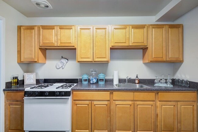 Building Photo - The Village of Chartleytowne Apartments and Townhomes