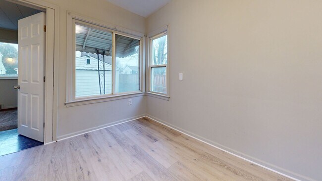 Foto del edificio - Bright 3-Bedroom, 1-Bath Unit for Lease in Warren