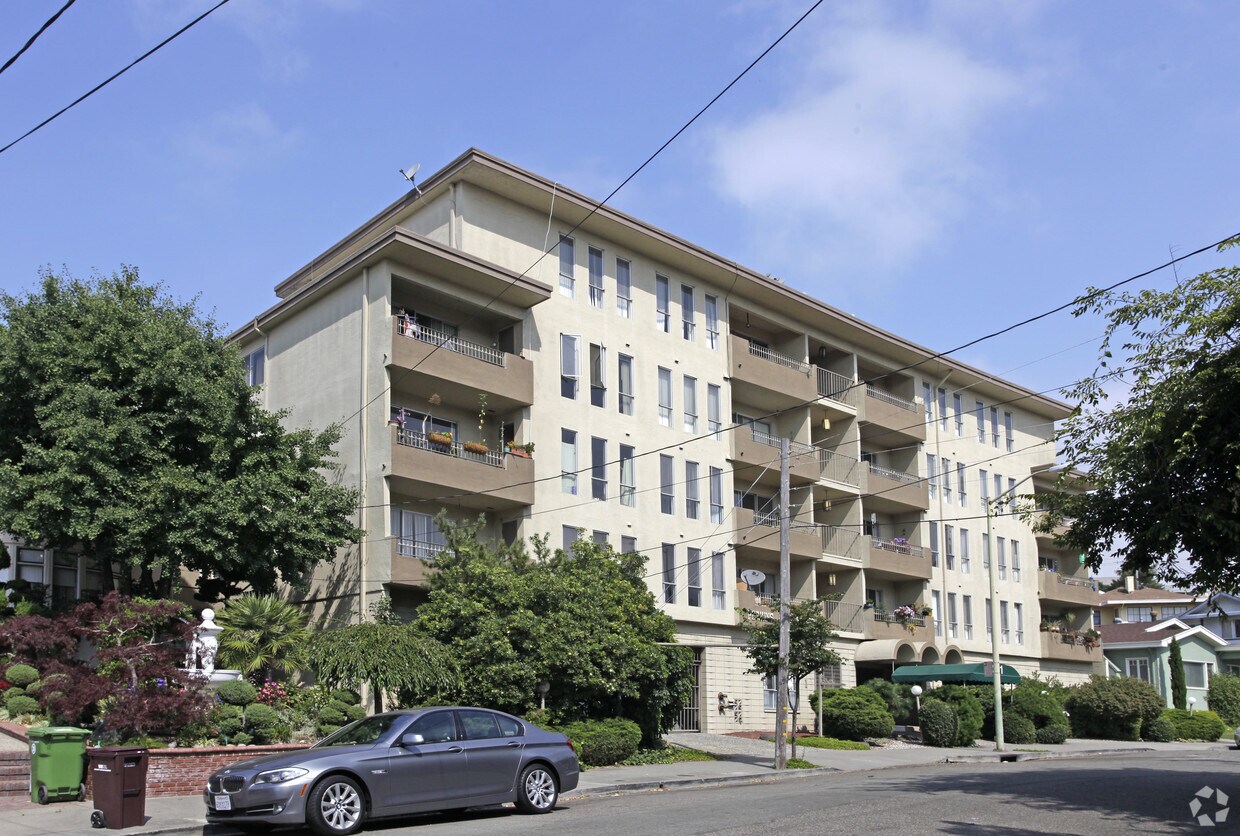 Foto del edificio - Perkins Ambassador