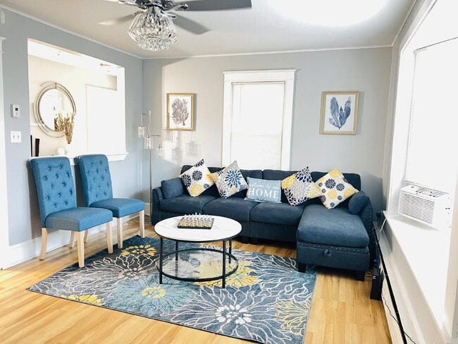 Coastal Charm Meets Comfort — Fully Furnis... - Coastal Charm Meets Comfort — Fully Furnis... Apartment