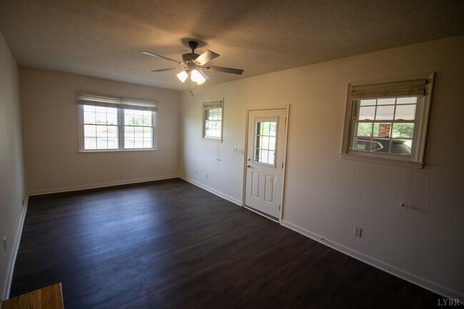 Foto del edificio - 1777 Clover Rd