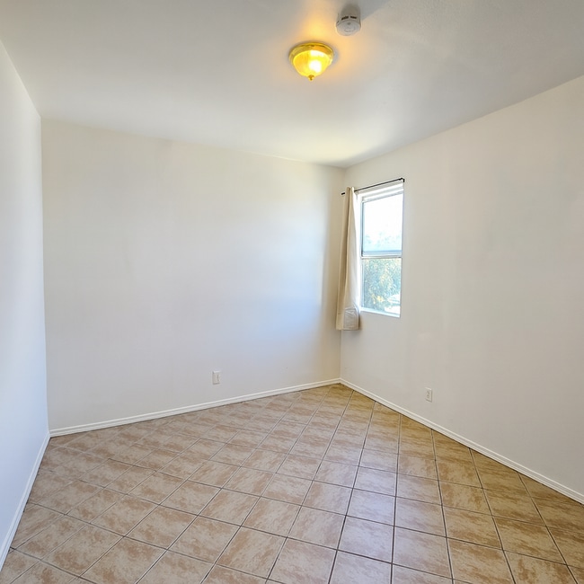 Foto del edificio - 2284 Kearney Ave