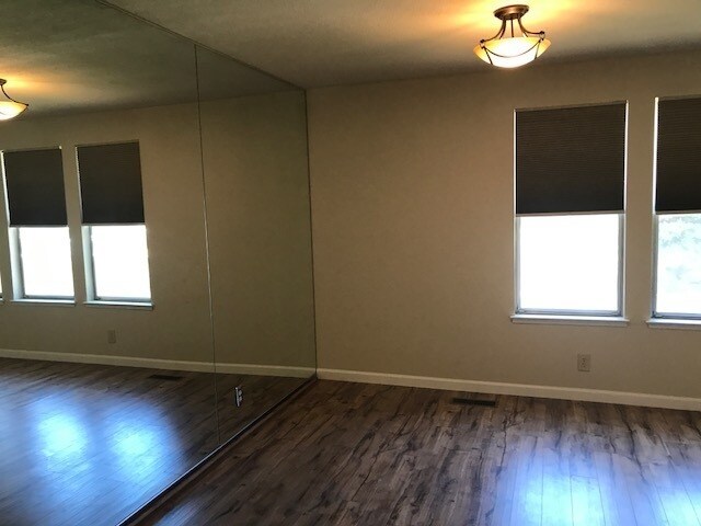 Foto del edificio - 870 Briargreen Ct