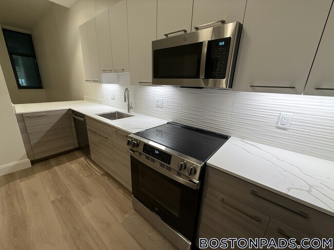 Foto del edificio - 1079 Commonwealth Ave