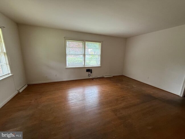 Building Photo - 117 Courtland Dr