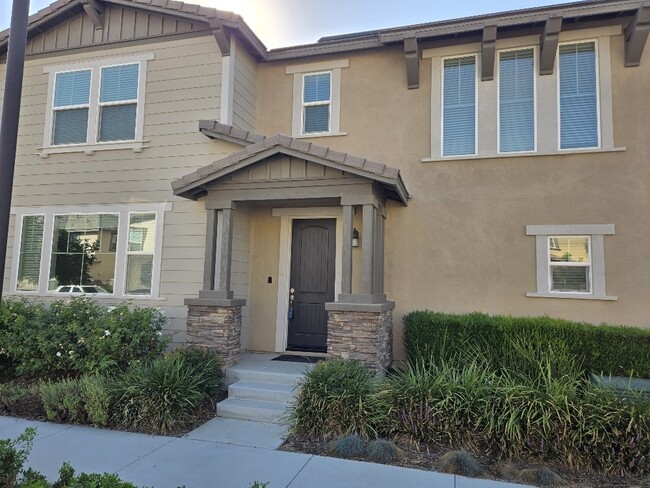 Building Photo - 5985 Sendero Ave