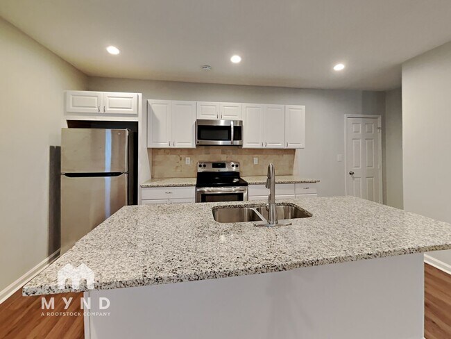 Building Photo - 2074 Childress Dr SW