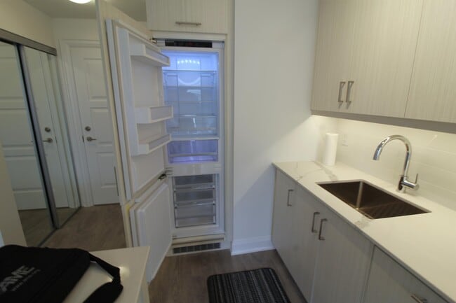 Building Photo - 36-2036 Elm Dr