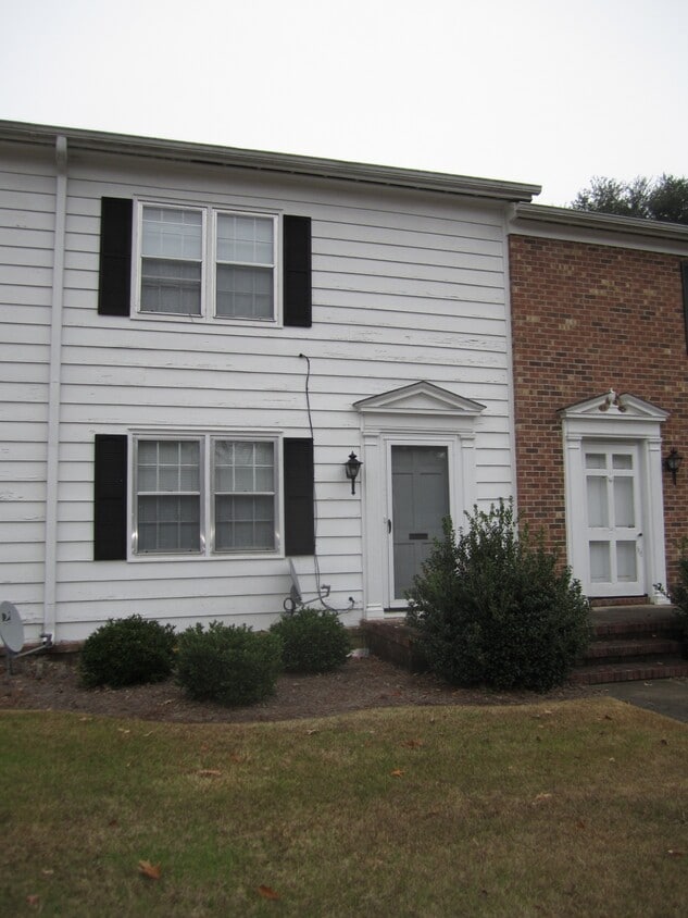 Primary Photo - 610 Park Ave