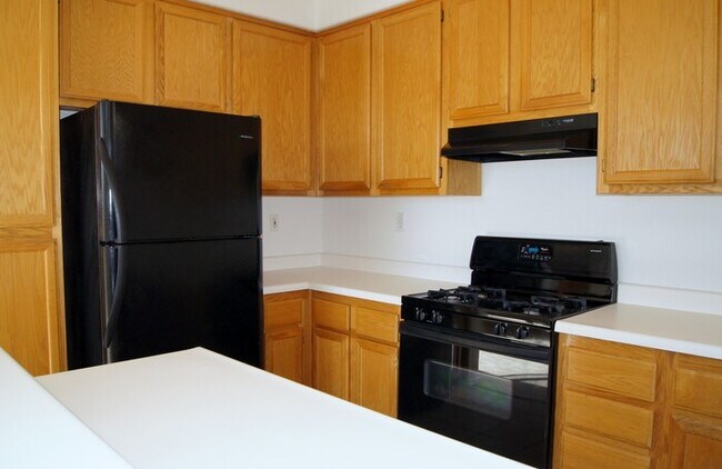 Building Photo - Lovely Rancho Carillo Townhome