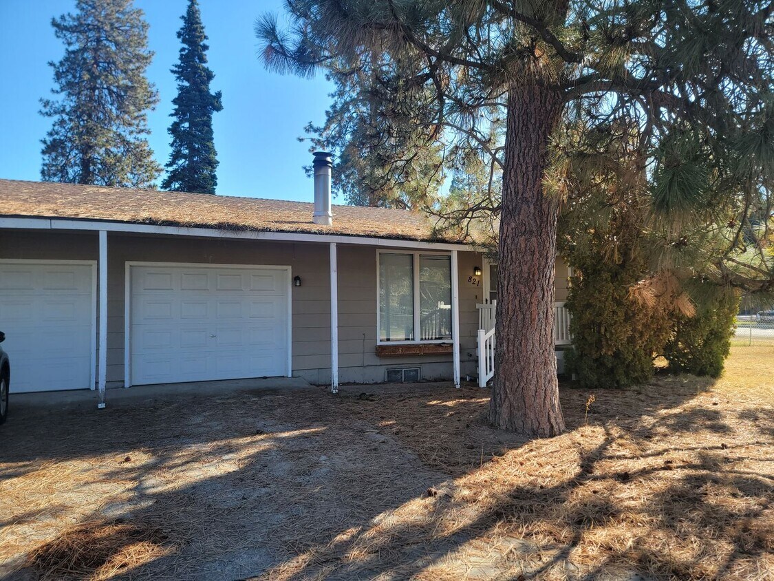 Foto principal - 819 S Felts Rd