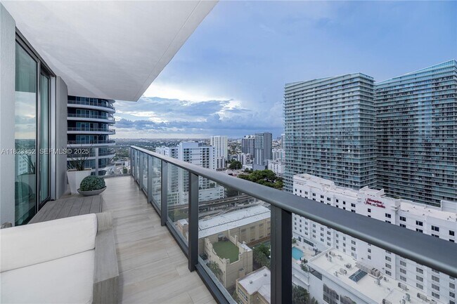 Foto del edificio - 1300 S Miami Ave