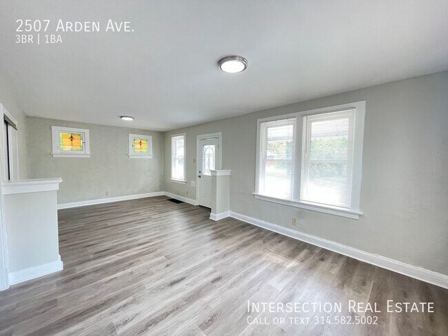 Building Photo - Completely Renovated 3 Bedroom w/Large Bac...