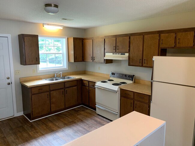 Building Photo - Village Apartments