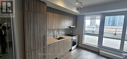 Building Photo - 430-1430 Square One Dr