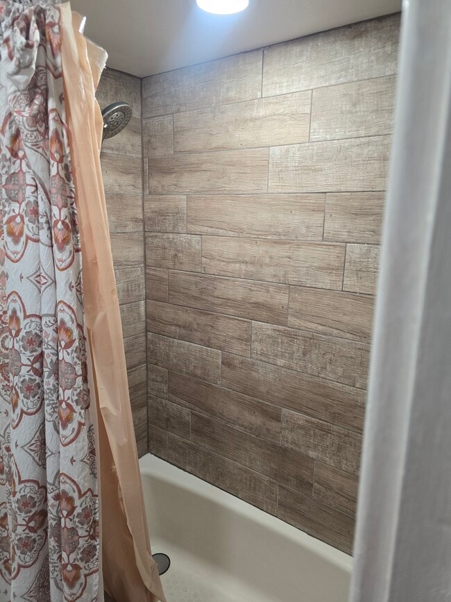 Building Photo - 87 Dana St