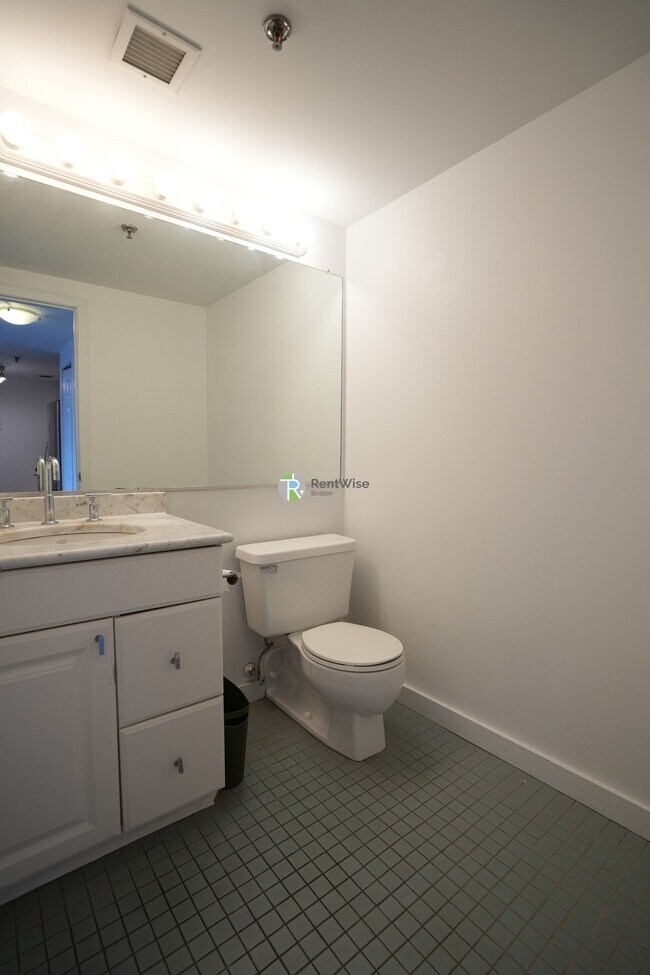 Building Photo - 15 N Beacon St
