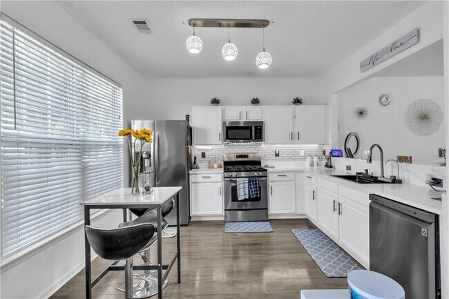 Foto del edificio - 2713 Ashleigh Ln
