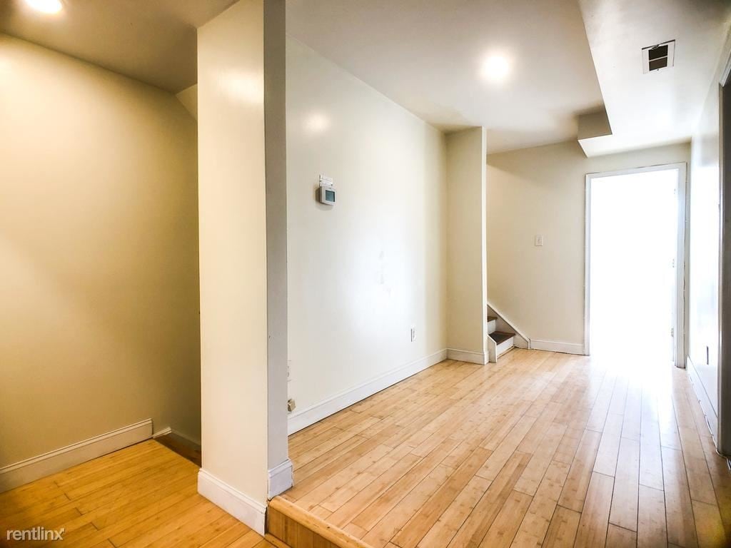 Primary Photo - 2219 N 21st St