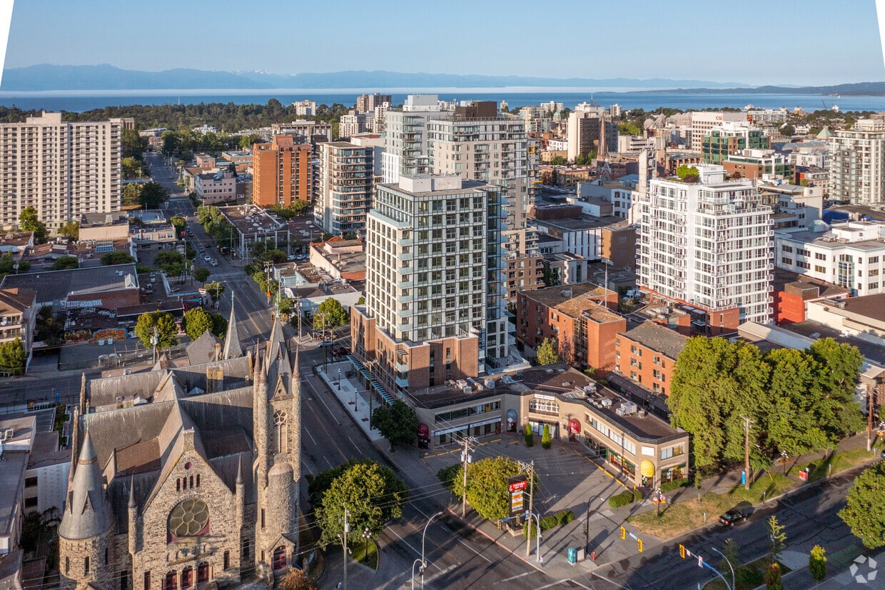 Building Photo - The Beacon at 1400 Quadra Apartments