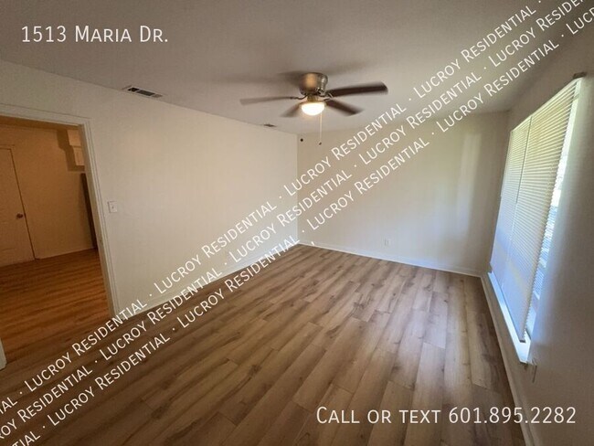 Building Photo - 1513 Maria Dr