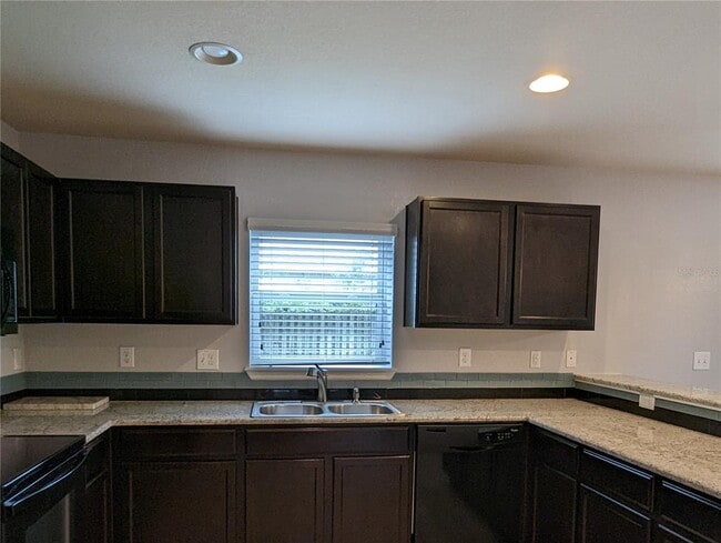 Building Photo - 219 Woodknoll Pl
