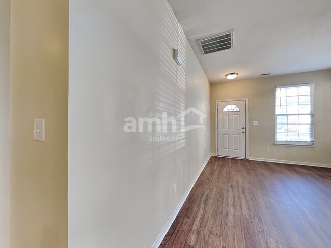 Building Photo - 5716 Running Fox Lane