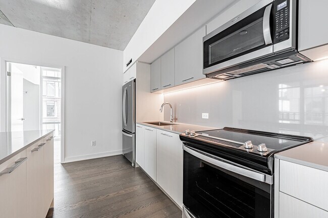 Building Photo - 45 Baseball Pl