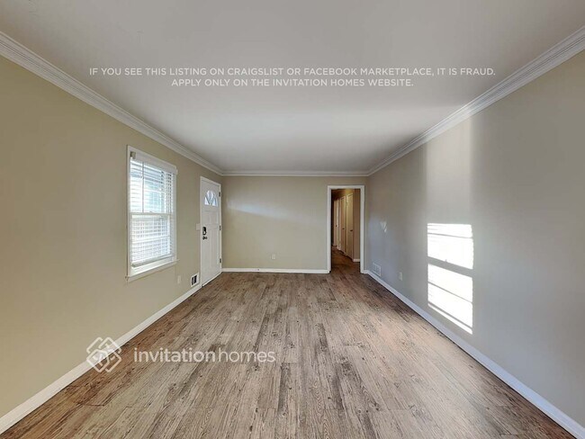 Foto del edificio - 686 Rollingwood Pl