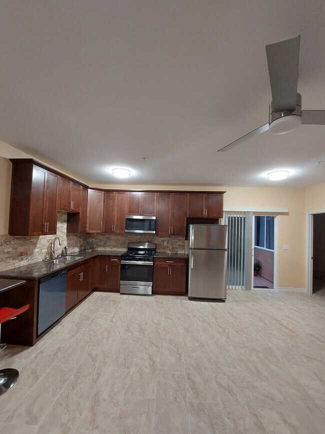 Foto del edificio - 709 Vale View Dr