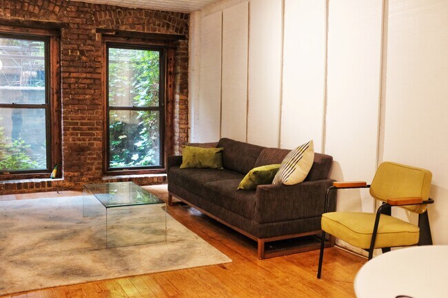 Foto del edificio - 36 E 7th St