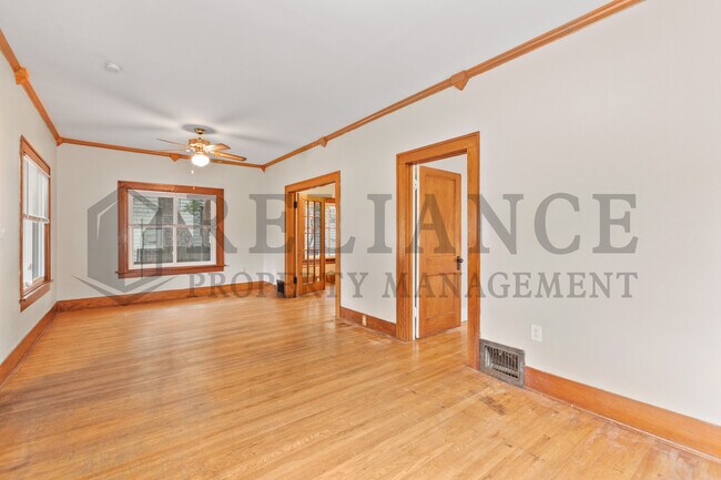 Foto del edificio - 719 S Glenn St