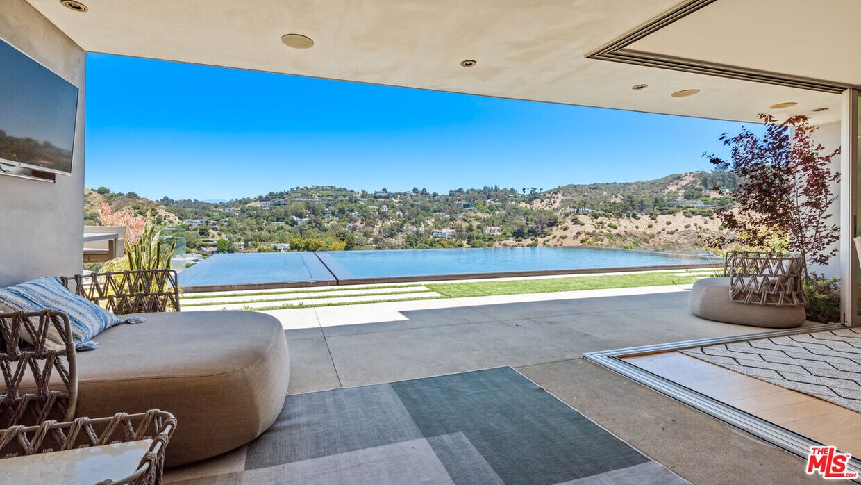 Foto principal - 7551 Hermes Dr