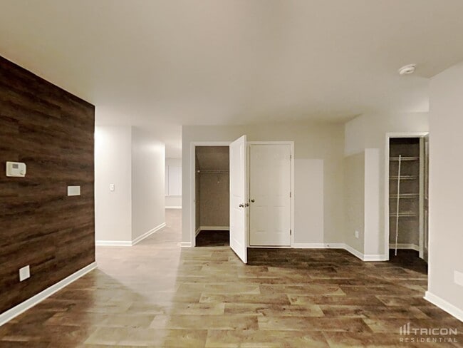 Foto del edificio - 533 Elmwood Pond Ct