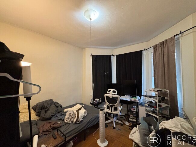 Foto del edificio - 462 Park Dr