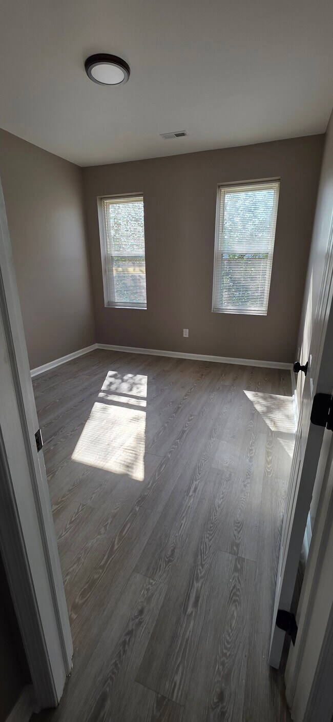 Foto del edificio - 724 Edgewood St