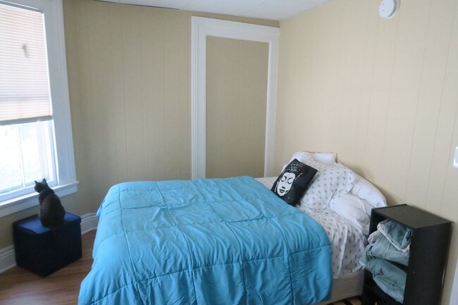 Building Photo - 507 Averill Ave