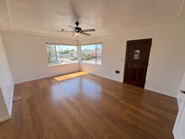Foto del edificio - POINT LOMA HOME 4br-2.0 baths located on l...
