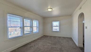 Building Photo - 825 W Jefferson St