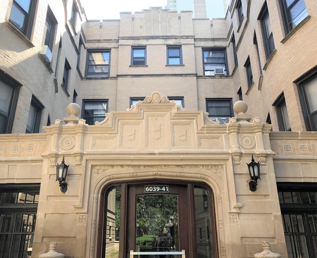 Building Photo - 6037-6043 N Kenmore Ave