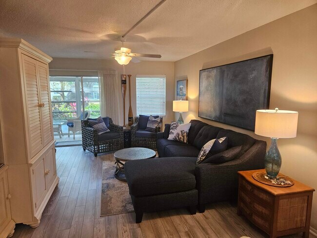 Building Photo - 1100 Ponce De Leon Cir