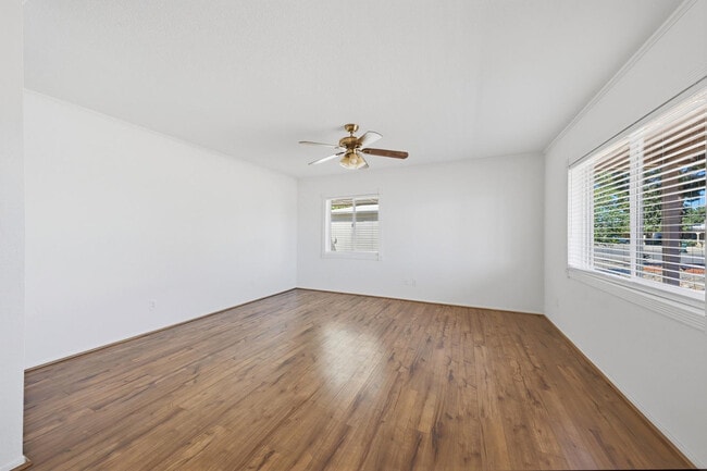Foto del edificio - 2331 E Betty Elyse Ln