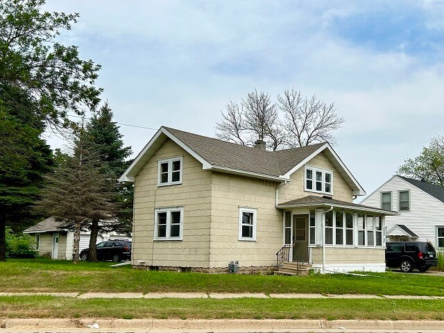 Primary Photo - 606 5th Pl SE