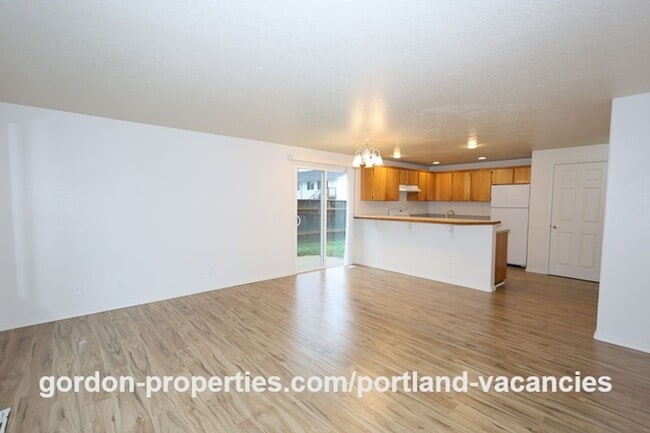 Photo - SE 73rd Ave - 3 bedroom townhouse in Mt Scott-Arleta neighborhood