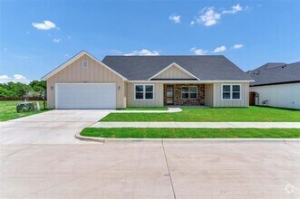 Building Photo - 548 Highview Ct