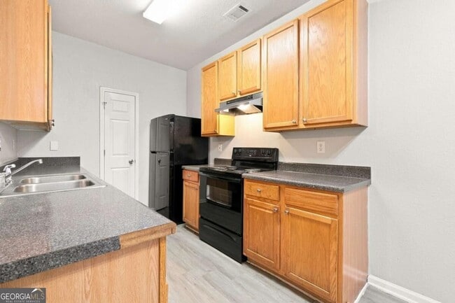 Building Photo - 7130 Brookview Way