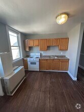 Building Photo - 205 Tinkham St