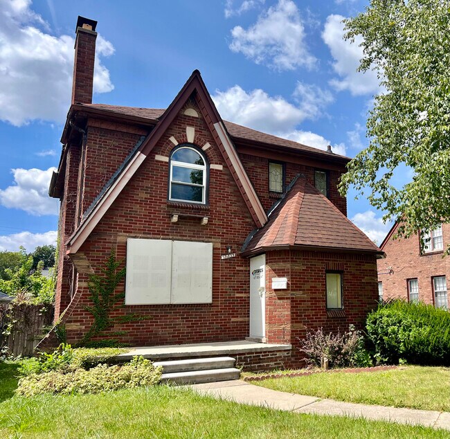 Foto del edificio - 15835 Gilchrist St