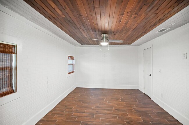 Foto del edificio - 24663 Chestnut St